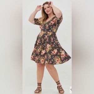 Torrid dress with pockets. Super soft. Size 1 (14/16) Floral. Light & flowy